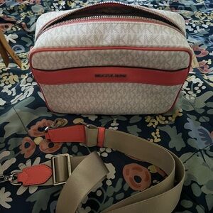 Michael Kors Crossbody purse
